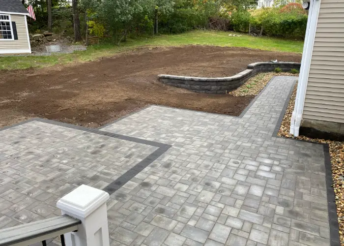 Paver Patio & Curved Seat Wall